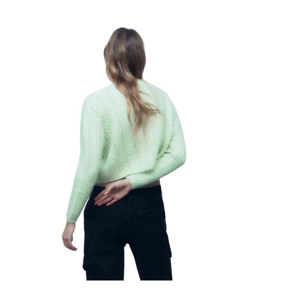 Zara wool/Alpaca crop knit sweater in light green.
Size medium, NWOT - Picture 6 of 10